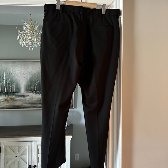 Haggar Black Cool 18 Men's Dress Pants (36 x 30) - Picture 3 of 4